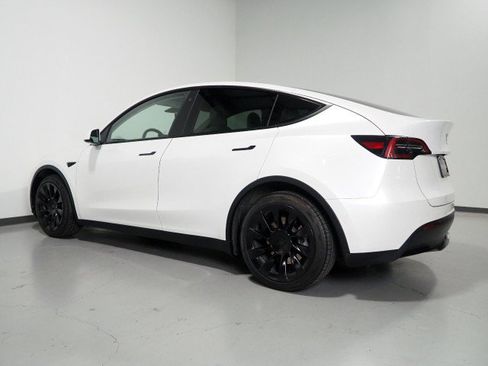 Used 2021 Tesla Model Y Long Range AWD/4WD image 9