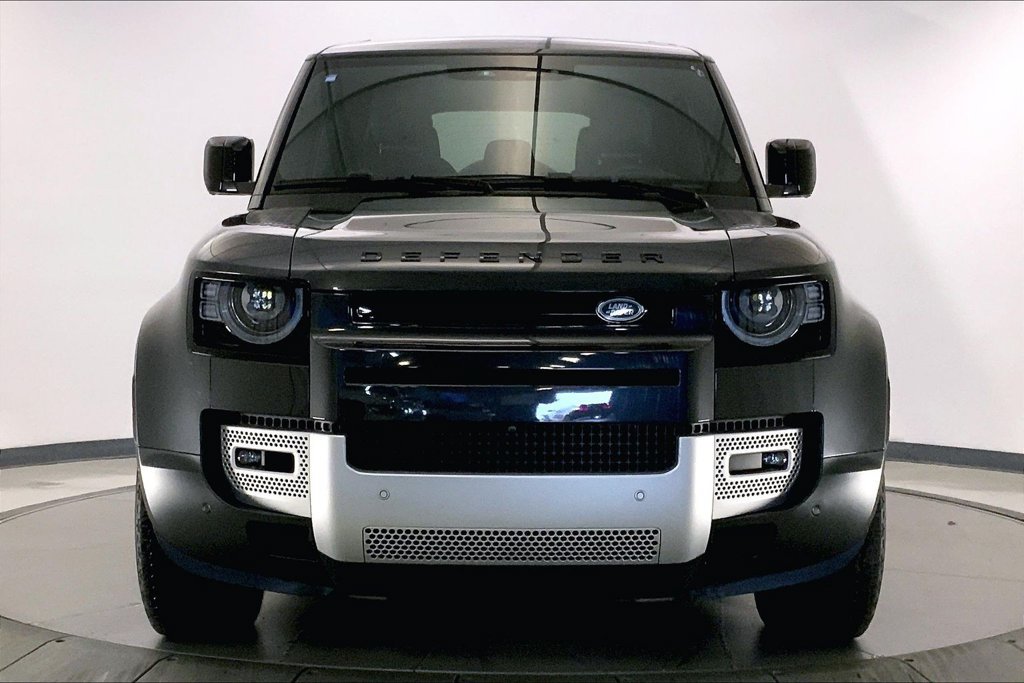 Used 2024 Land Rover Defender 110 S AWD/4WD image 2