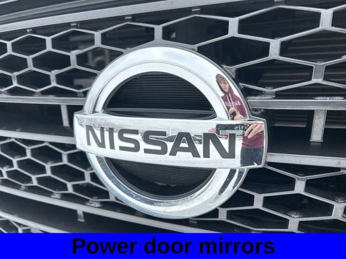 Used 2022 Nissan Titan SV image 16