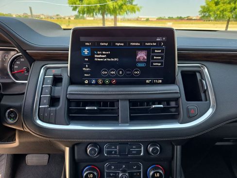 Used 2021 Chevrolet Tahoe Premier w/ Premium Package AWD/4WD image 27