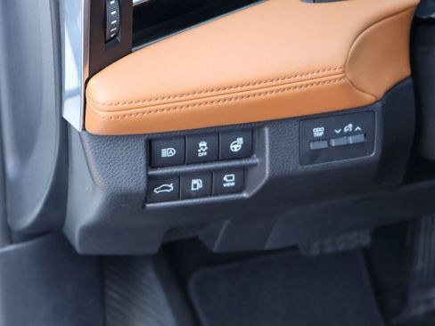 Used 2022 Toyota Avalon Limited w/ Advanced Safety Package FWD image 23