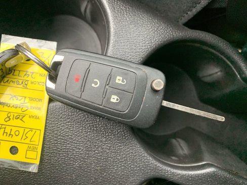 Used 2018 Chevrolet Trax LT image 29