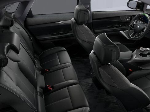 New 2025 Cadillac Optiq Sport 1 w/ LPO, Floor Liner Package image 31