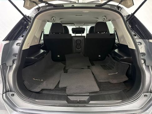 Used 2016 Nissan Rogue SV FWD image 19