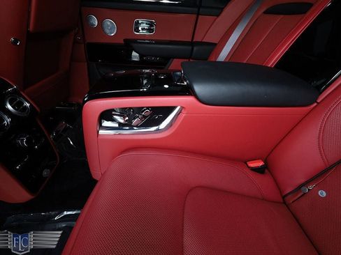 Used 2019 Rolls-Royce Cullinan image 19