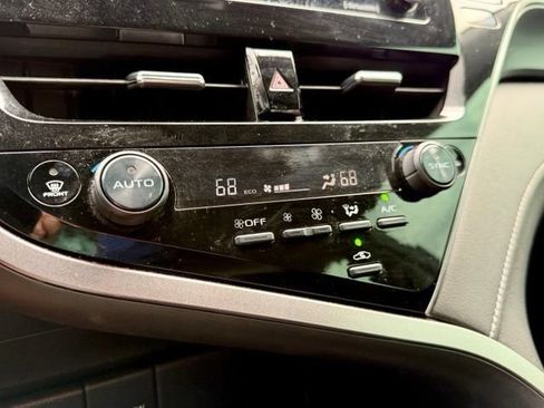 Used 2022 Toyota Camry SE FWD image 20