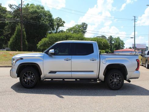 Used 2022 Toyota Tundra Platinum RWD image 8