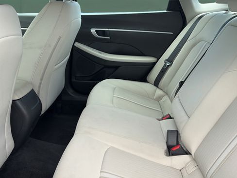 Used 2025 Hyundai Sonata SEL FWD image 18