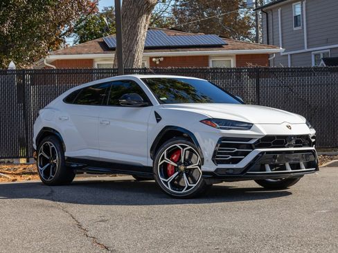 Used 2019 Lamborghini Urus image 16
