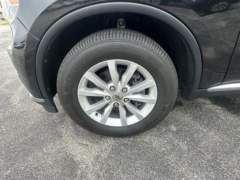 Used 2019 Dodge Durango SXT w/ 3rd Row Seating Group image 16