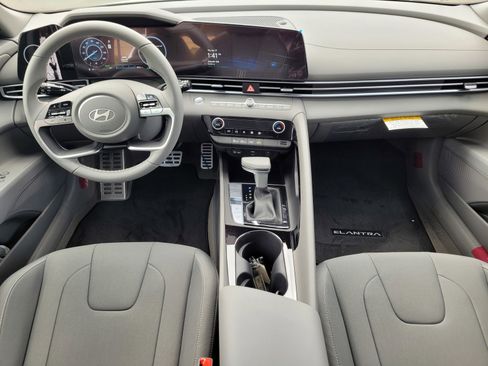New 2025 Hyundai Elantra SEL image 14
