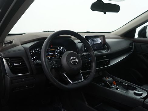 Used 2023 Nissan Rogue SV w/ SV Premium Package image 16