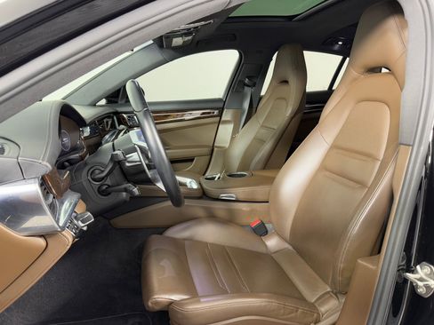 Used 2018 Porsche Panamera 4S image 5