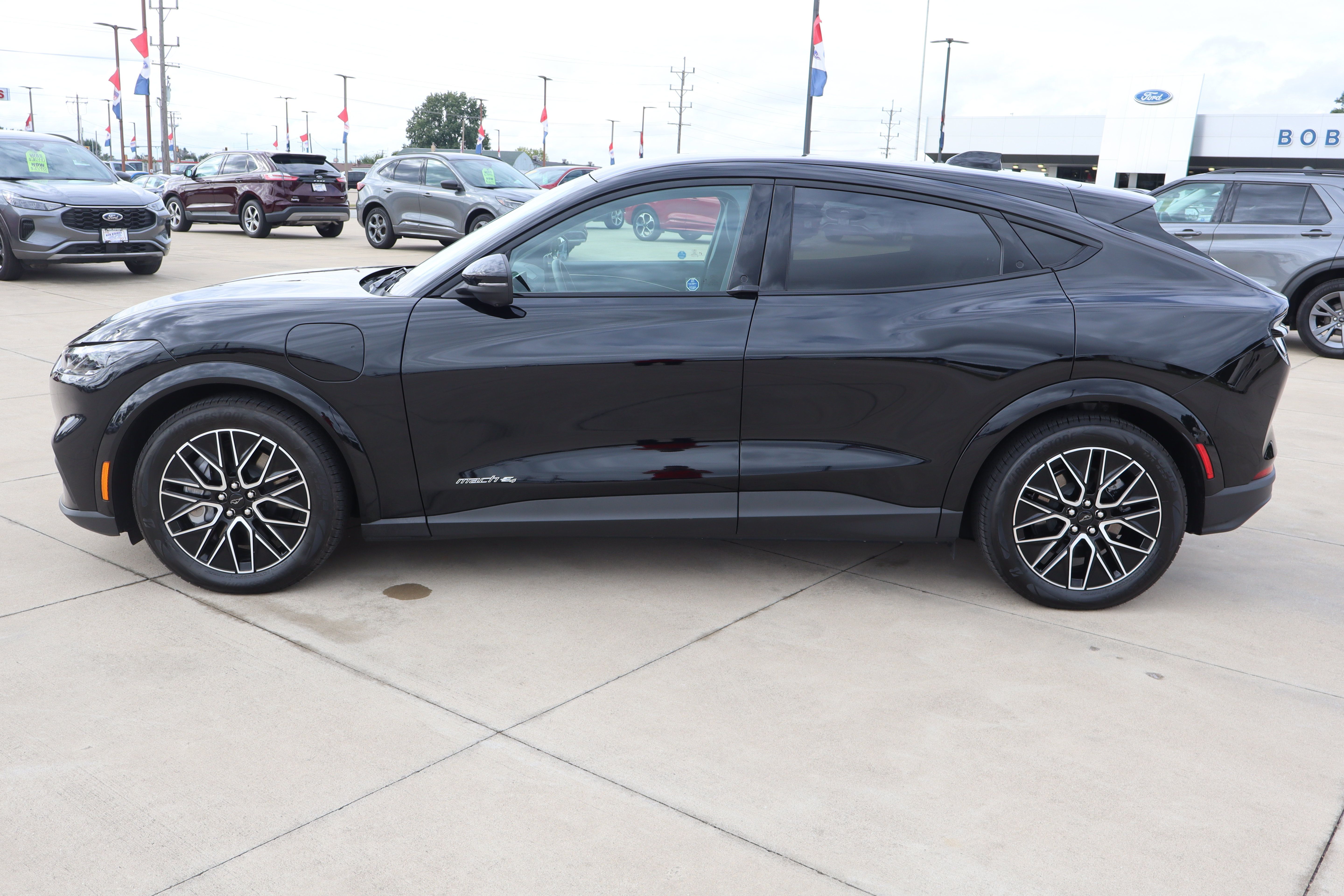 Used 2025 Ford Mustang Mach-E Premium AWD/4WD image 8