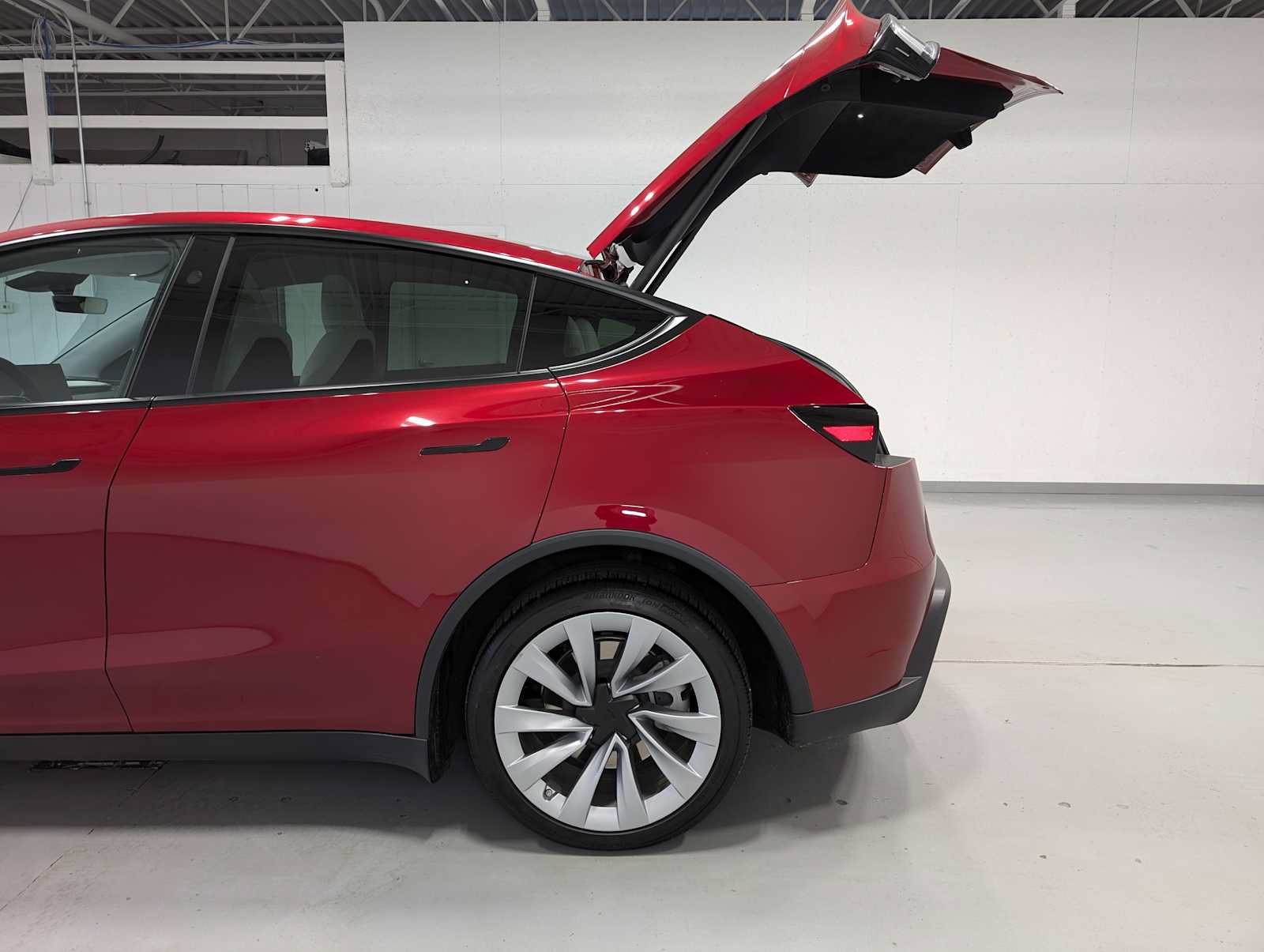 Used 2026 Tesla Model Y AWD image 11