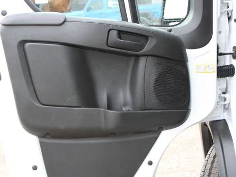 New 2025 RAM ProMaster 2500 w/ Convenience Group FWD image 11