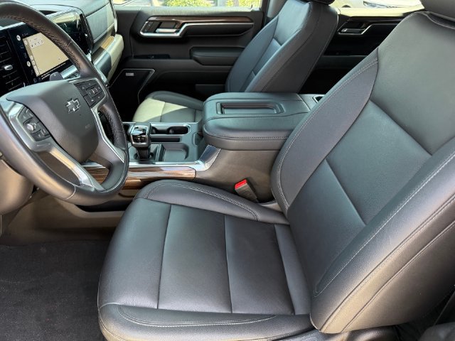 Used 2022 Chevrolet Silverado 1500 LT Trail Boss w/ LT Trail Boss Premium Package AWD/4WD image 11