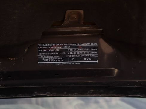 Used 2024 Nissan Titan SV w/ SV Bronze Edition Package AWD/4WD image 16