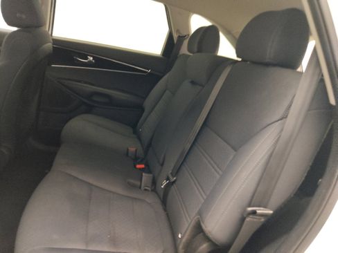 Used 2019 Kia Sorento AWD image 18