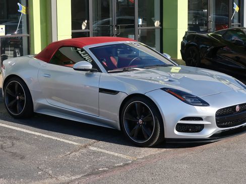 Used 2020 Jaguar F-TYPE R image 5