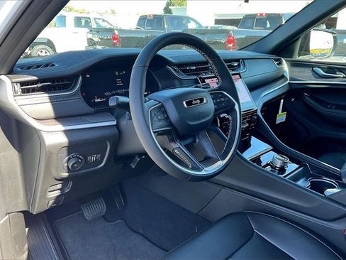 New 2025 Jeep Grand Cherokee Limited w/ Black Appearance Package image 6