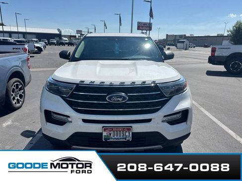 Used 2020 Ford Explorer XLT w/ Equipment Group 202A AWD/4WD image 11