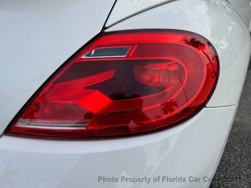 Used 2012 Volkswagen Beetle Launch Edition image 32