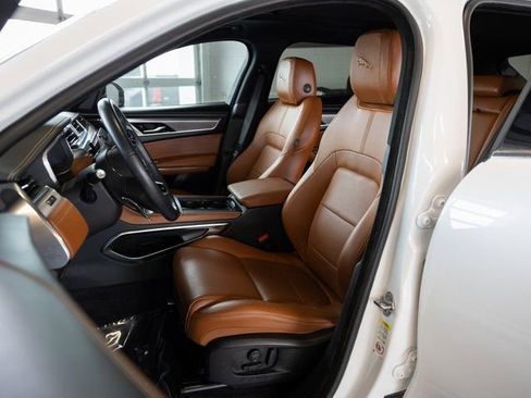 Used 2023 Jaguar F-PACE R-Dynamic S image 12