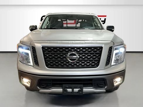 Used 2019 Nissan Titan PRO-4X AWD/4WD image 2