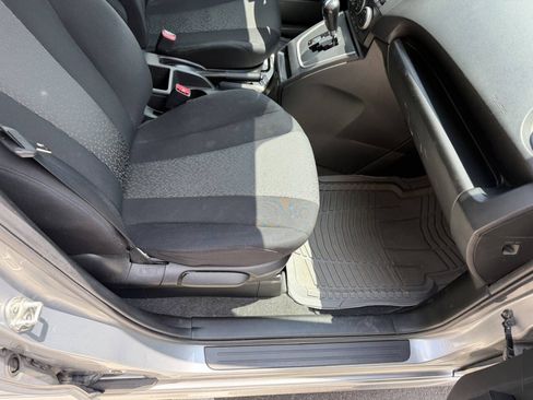 Used 2012 MAZDA MAZDA5 Touring w/ Moonroof & Audio Pkg FWD image 19