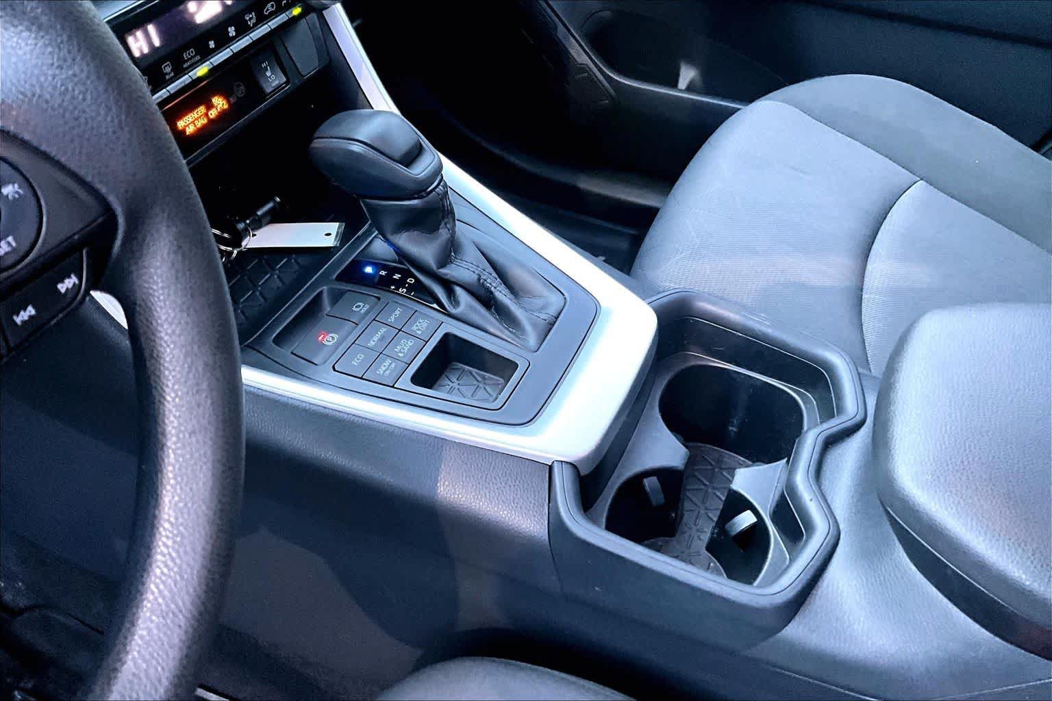 Certified 2019 Toyota RAV4 XLE AWD/4WD image 16