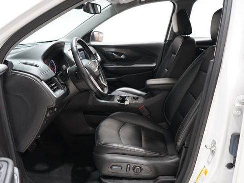 Used 2024 GMC Terrain SLT image 16