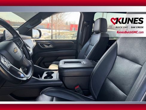 Used 2023 Chevrolet Suburban Premier AWD/4WD image 17