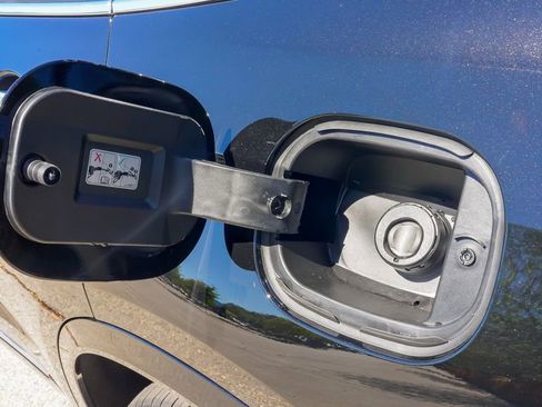 Certified 2025 Cadillac XT6 Premium Luxury w/ Technology Package image 10