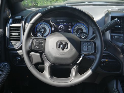 Used 2022 RAM 3500 Limited AWD/4WD image 7