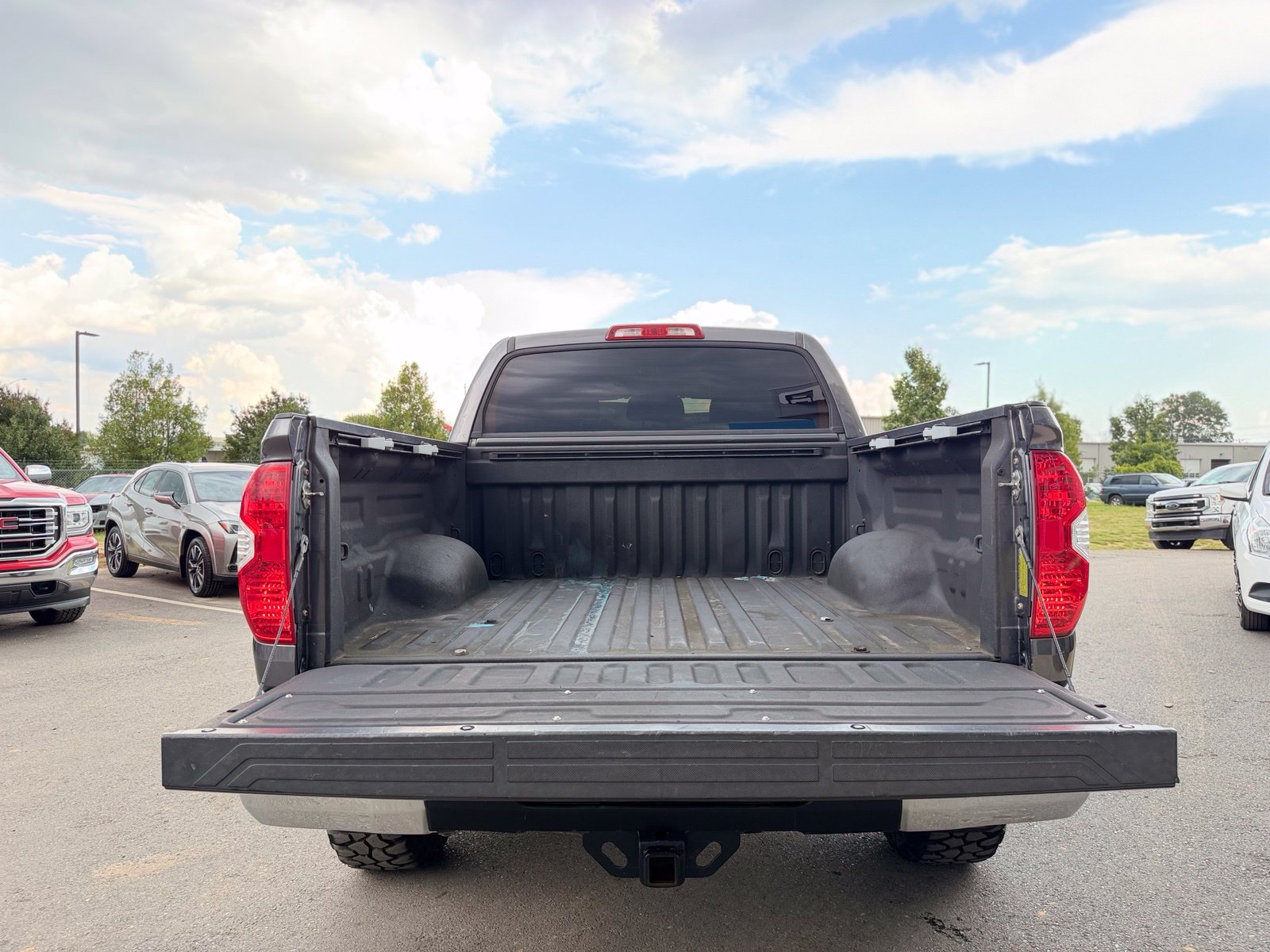 Used 2015 Toyota Tundra SR5 w/ SR5 Upgrade Package RWD image 28