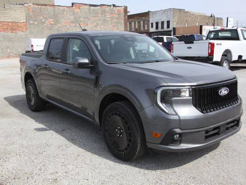 New 2026 Ford Maverick Lobo AWD/4WD image 4