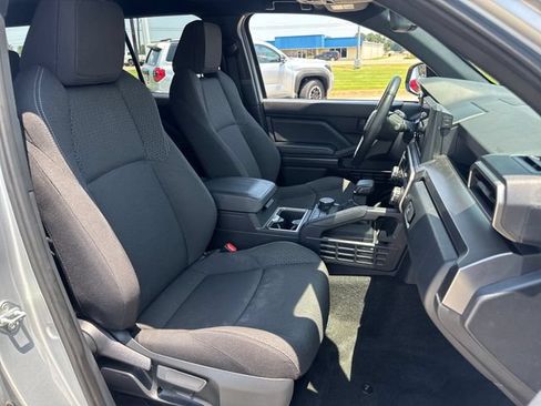 Used 2025 Toyota 4Runner SR5 AWD/4WD image 10
