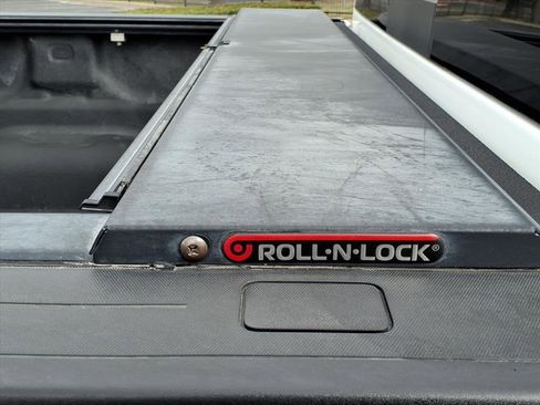 Used 2018 Chevrolet Silverado 1500 LT w/ Texas Edition image 9