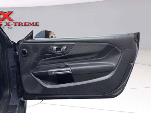 Used 2025 Ford Mustang Coupe image 37