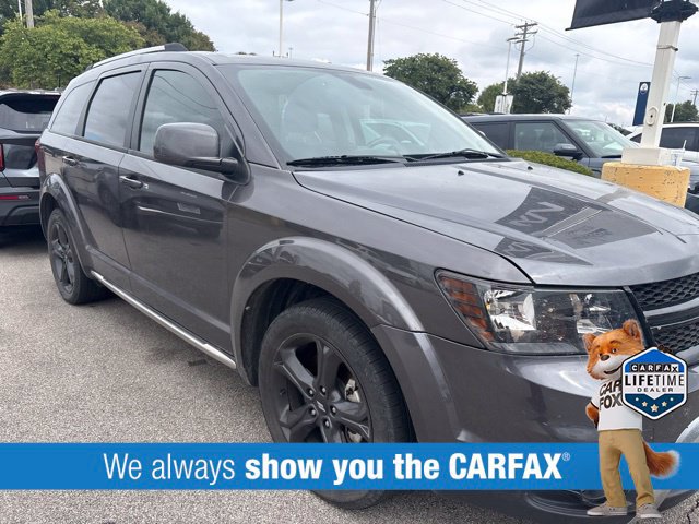 Used 2019 Dodge Journey Crossroad w/ Nav & Sun Group FWD image 2