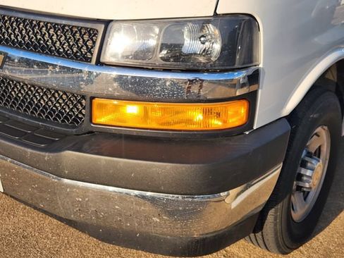Used 2025 Chevrolet Express 3500 LT w/ LT Preferred Equipment Group RWD image 7