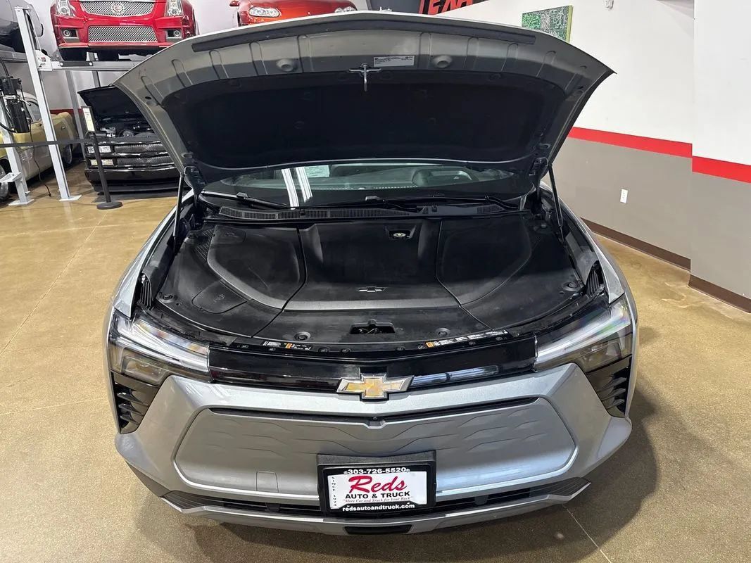 Used 2024 Chevrolet Blazer EV LT AWD/4WD image 46