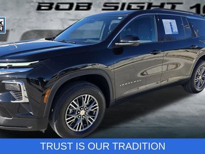 Used 2025 Chevrolet Traverse LT