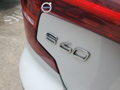 Used 2021 Volvo S60 T5 Momentum FWD image 8