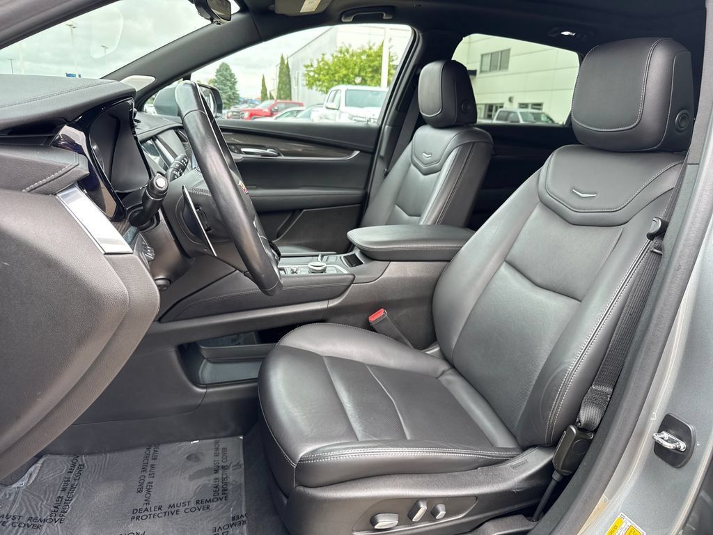 Certified 2023 Cadillac XT5 Sportv w/ Technology Package AWD/4WD image 13