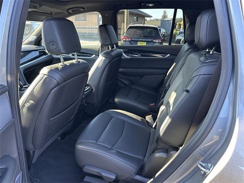 Used 2025 Cadillac XT6 Premium Luxury image 11