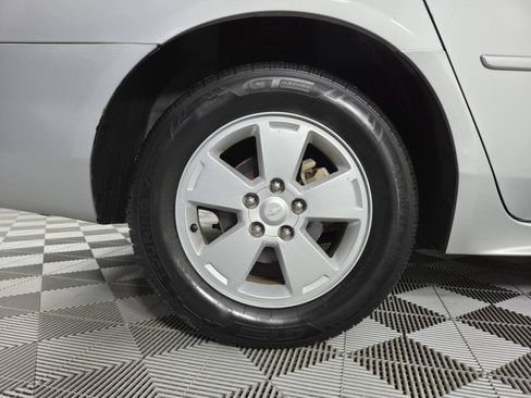 Used 2011 Chevrolet Impala LT FWD image 10