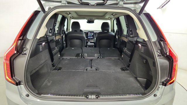 Used 2026 Volvo XC90 B5 Core AWD/4WD image 41