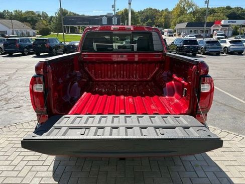 New 2026 GMC Canyon Elevation w/ Convenience Package image 11